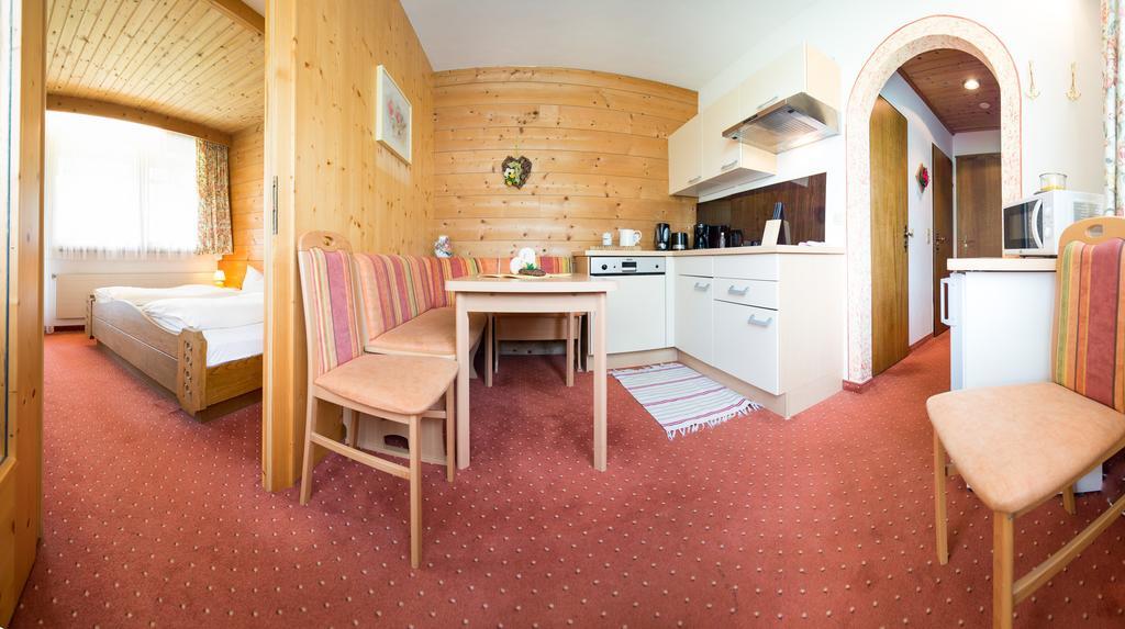 Pension Grubenhof フルプメス 部屋 写真